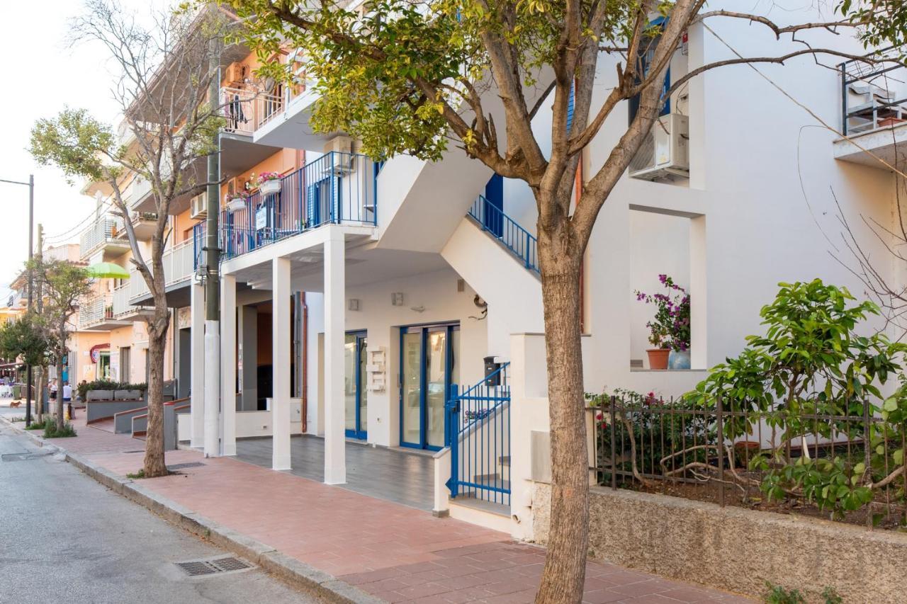 Bed & Blu Hotel La Caletta Exterior photo