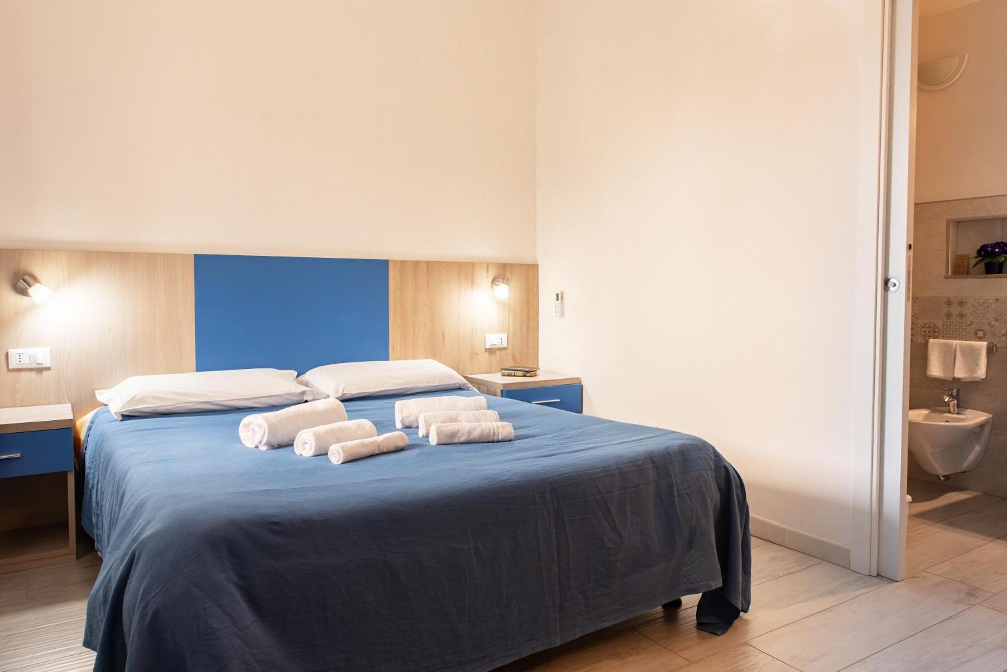 Bed & Blu Hotel La Caletta Exterior photo